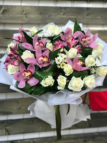 Букет цветов из: Розы и Хризантемы в Пачелме