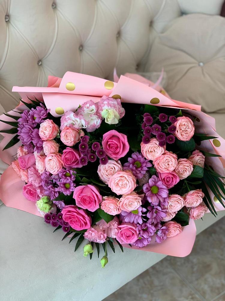 Букет цветов из: Хризантемы, Розы и Лизиантусы в Пачелме