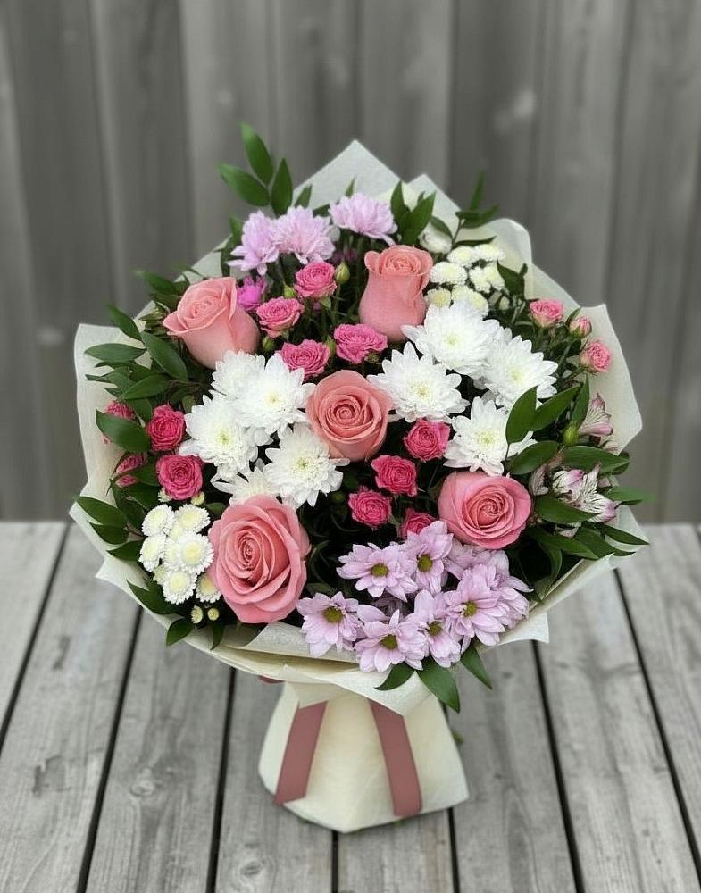 Букет цветов из: Альстромерии, Гвоздики, Розы и Хризантемы в Пачелме