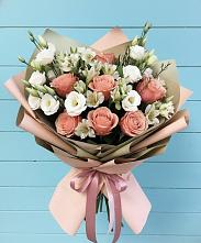 Букет цветов из:  Розы, Альстромерии и Лизиантусы в Пачелме