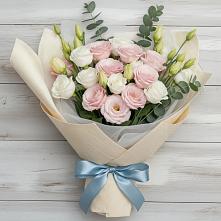 Букет цветов из:  Лизиантусы в Пачелме