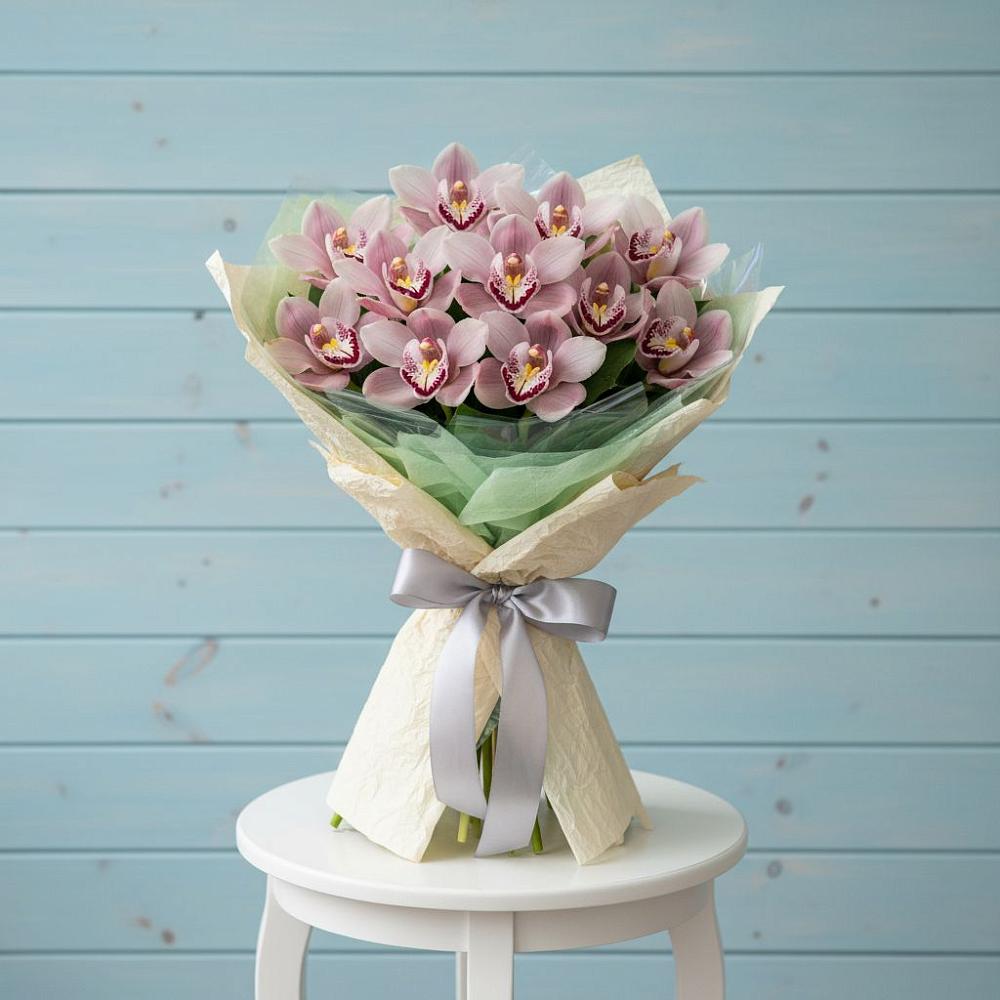 Букет цветов из: Орхидеи и Розы в Пачелме