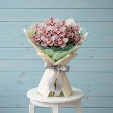 Букет цветов из:  Орхидеи и Розы в Пачелме