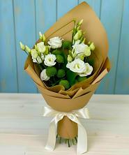 Букет цветов из:  Хризантемы и Лизиантусы в Пачелме