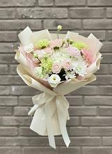 Букет цветов из:  Гвоздики, Розы, Лизиантусы и Хризантемы в Пачелме