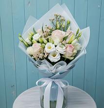 Букет цветов из:  Розы и Лизиантусы в Пачелме