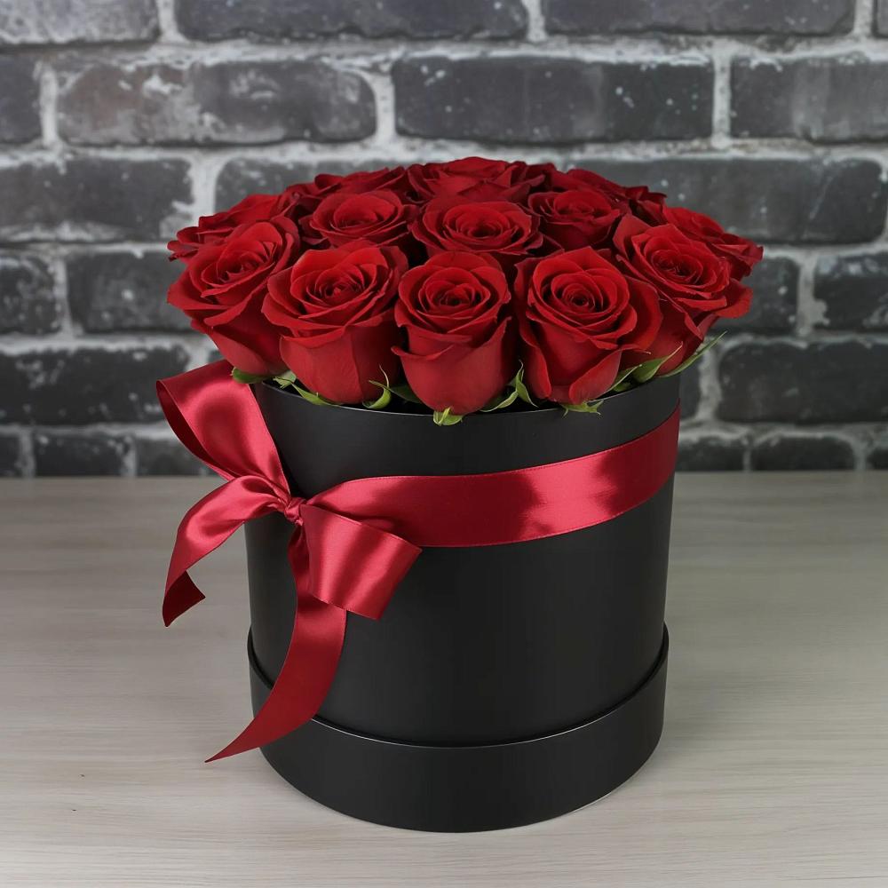 Цветочная композиция из Розы в шляпной коробке в Пачелме