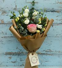 Букет цветов из:  Розы и Лизиантусы в Пачелме