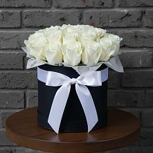 Цветочная композиция из Розы в шляпной коробке в Пачелме